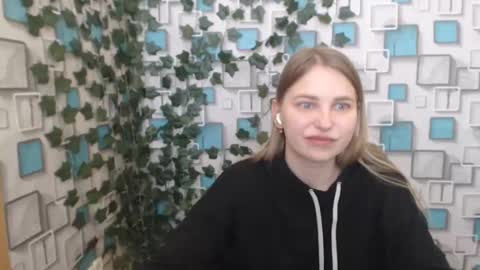 klerkarina online show from 02/18/25, 09:21