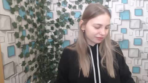 klerkarina online show from 03/04/25, 07:30