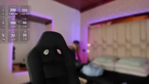   online show from 11/01/25, 08:33