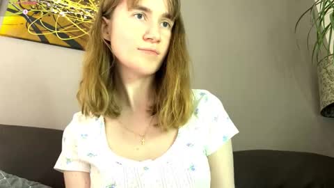 Snapshot of kleya_ chatting on 09/08/25, 04:50 Kleya online show from 09/08/25, 04:50
