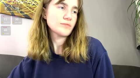 Snapshot of kleya___ chatting on 10/18/25, 09:04 Kleya online show from 10/18/25, 09:04