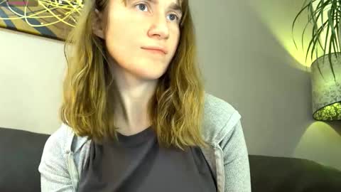 Snapshot of kleya___ chatting on 10/19/25, 08:20 Kleya online show from 10/19/25, 08:20