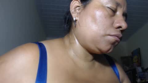 Snapshot of kloe_boobs chatting on 09/17/25, 07:54 Kloe online show from 09/17/25, 07:54
