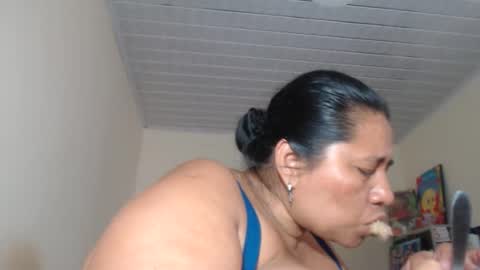 Snapshot of kloe_boobs chatting on 09/18/25, 07:27 Kloe online show from 09/18/25, 07:27