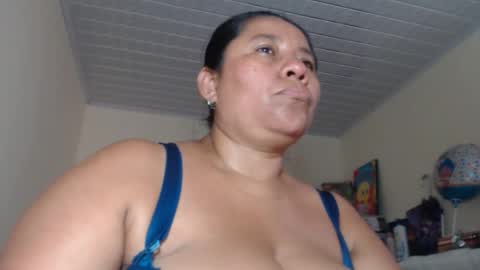 Snapshot of kloe_boobs chatting on 09/21/25, 06:53 Kloe online show from 09/21/25, 06:53