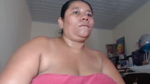 Snapshot of kloe_boobs chatting on 09/23/25, 08:34 Kloe online show from 09/23/25, 08:34