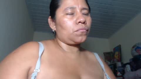 Snapshot of kloe_boobs chatting on 10/06/25, 07:39 Kloe online show from 10/06/25, 07:39