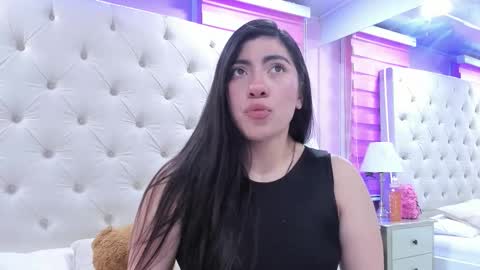 kloe_rose_ online show from 09/08/25, 04:17