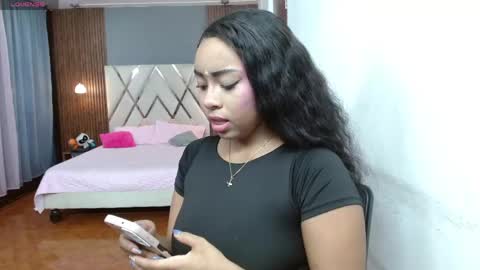 Snapshot of kloe_rousse01 chatting on 05/09/26, 11:10 online show from 05/09/26, 11:10