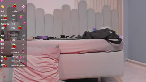 Snapshot of kloe_valk0va chatting on 03/08/25, 10:56 Kloe Valkova online show from 03/08/25, 10:56