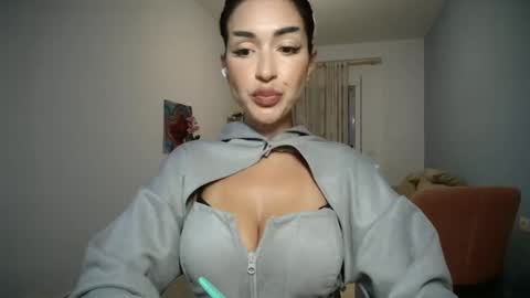 Snapshot of klover_kissu chatting on 10/04/25, 06:39 Klover online show from 10/04/25, 06:39