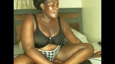 Snapshot of kmagie chatting on 12/02/25, 05:52 kmagie online show from 12/02/25, 05:52