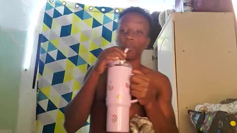 Snapshot of kmg_777 chatting on 11/08/25, 12:11 kmg_777 online show from 11/08/25, 12:11