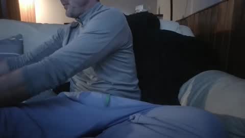 Knight3975 online show from 02/13/25, 03:03