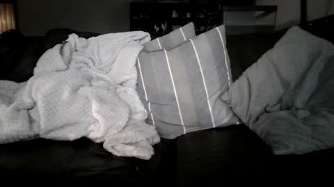 Knight3975 online show from 09/25/25, 02:54