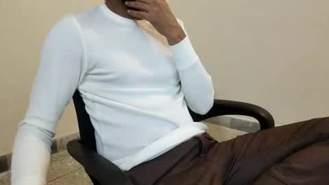 Snapshot of knightrider5566 chatting on 11/09/25, 06:28 Harry online show from 11/09/25, 06:28