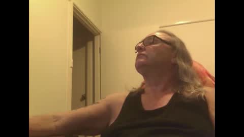 Snapshot of knobout chatting on 09/18/25, 01:46 knobout online show from 09/18/25, 01:46