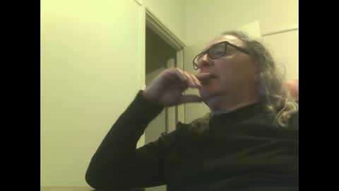 Snapshot of knobout chatting on 10/02/25, 07:37 knobout online show from 10/02/25, 07:37