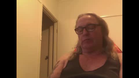 Snapshot of knobout chatting on 11/12/25, 10:26 knobout online show from 11/12/25, 10:26