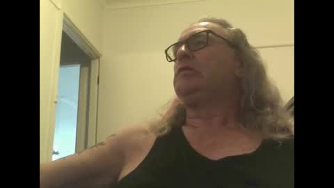 Snapshot of knobout chatting on 11/23/25, 07:30 knobout online show from 11/23/25, 07:30