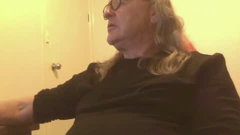 knobout online show from 06/18/26, 06:57
