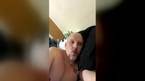Snapshot of knotdaddy1983 chatting on 05/05/26, 02:14 knotdaddy1983 online show from 05/05/26, 02:14