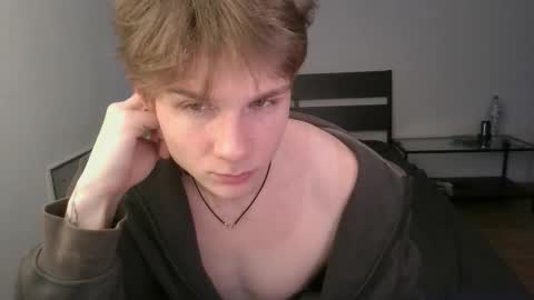 Snapshot of knotsiemens chatting on 11/21/25, 10:19 Adam online show from 11/21/25, 10:19