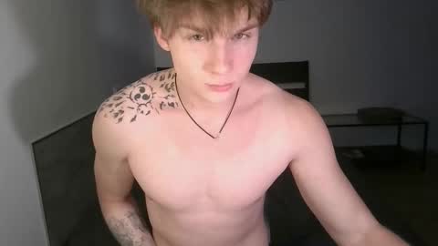 Snapshot of knotsiemens chatting on 11/25/25, 10:10 Adam online show from 11/25/25, 10:10