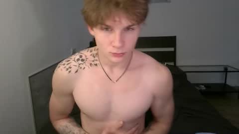 Snapshot of knotsiemens chatting on 11/27/25, 09:33 Adam online show from 11/27/25, 09:33