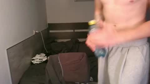 Snapshot of knotsiemens chatting on 11/28/25, 09:50 Adam online show from 11/28/25, 09:50