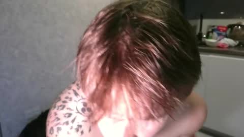 Snapshot of knotsiemens chatting on 12/03/25, 01:24 Adam online show from 12/03/25, 01:24