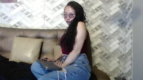 Snapshot of koko15_ chatting on 05/25/26, 01:50 Koko online show from 05/25/26, 01:50