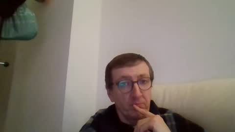 Snapshot of kolesie7 chatting on 01/15/25, 09:51 JUAN CARLOS online show from 01/15/25, 09:51