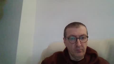 Snapshot of kolesie7 chatting on 02/09/25, 05:43 JUAN CARLOS online show from 02/09/25, 05:43