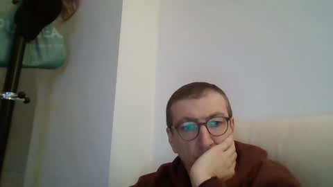 Snapshot of kolesie7 chatting on 02/23/25, 06:34 JUAN CARLOS online show from 02/23/25, 06:34