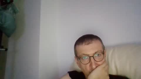 Snapshot of kolesie7 chatting on 09/10/25, 05:46 JUAN CARLOS online show from 09/10/25, 05:46