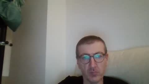 Snapshot of kolesie7 chatting on 09/19/25, 09:15 JUAN CARLOS online show from 09/19/25, 09:15