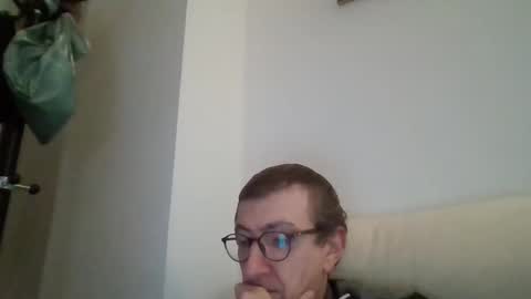 Snapshot of kolesie7 chatting on 10/13/25, 08:42 JUAN CARLOS online show from 10/13/25, 08:42