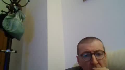 Snapshot of kolesie7 chatting on 10/25/25, 06:57 JUAN CARLOS online show from 10/25/25, 06:57