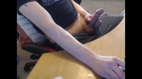 Snapshot of kompura chatting on 12/15/24, 05:20 Kompura online show from 12/15/24, 05:20