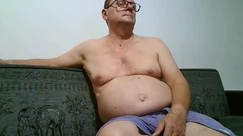 Snapshot of komputer123456789 chatting on 10/11/25, 09:46 Bogdan online show from 10/11/25, 09:46