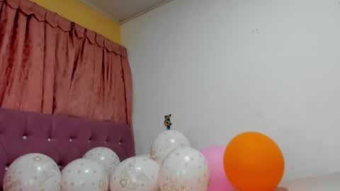 Snapshot of konie_hot chatting on 11/15/25, 10:15 konie Diaz online show from 11/15/25, 10:15