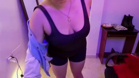 Snapshot of koning_moretti chatting on 02/25/26, 04:00 camila online show from 02/25/26, 04:00