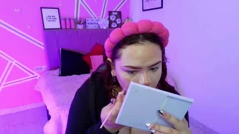 Snapshot of koning_moretti chatting on 04/14/26, 02:01 camila online show from 04/14/26, 02:01