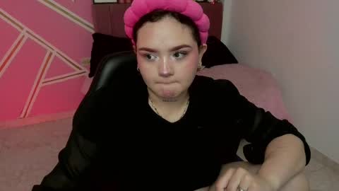 Snapshot of koning_moretti chatting on 05/23/26, 04:07 camila online show from 05/23/26, 04:07