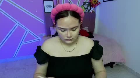 Snapshot of koning_moretti chatting on 06/01/26, 05:20 camila online show from 06/01/26, 05:20