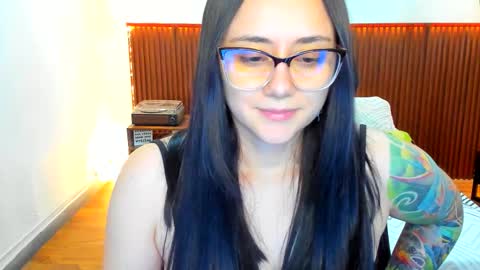 Snapshot of kora_shadow chatting on 12/15/25, 08:02 Kora Shadow online show from 12/15/25, 08:02