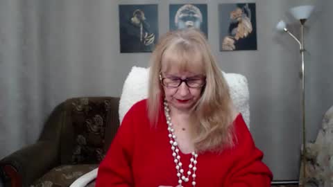 Snapshot of koroleva70 chatting on 02/10/26, 06:06 VIKA online show from 02/10/26, 06:06