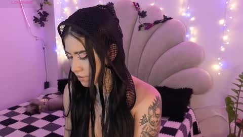 Snapshot of korolovaa chatting on 12/14/25, 09:19 korolova online show from 12/14/25, 09:19