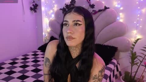 Snapshot of korolovaa chatting on 12/18/25, 11:55 korolova online show from 12/18/25, 11:55